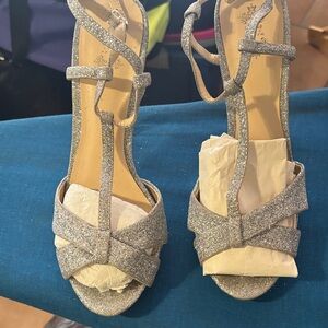 Shoe Dazzle Glittery Silver Sandals